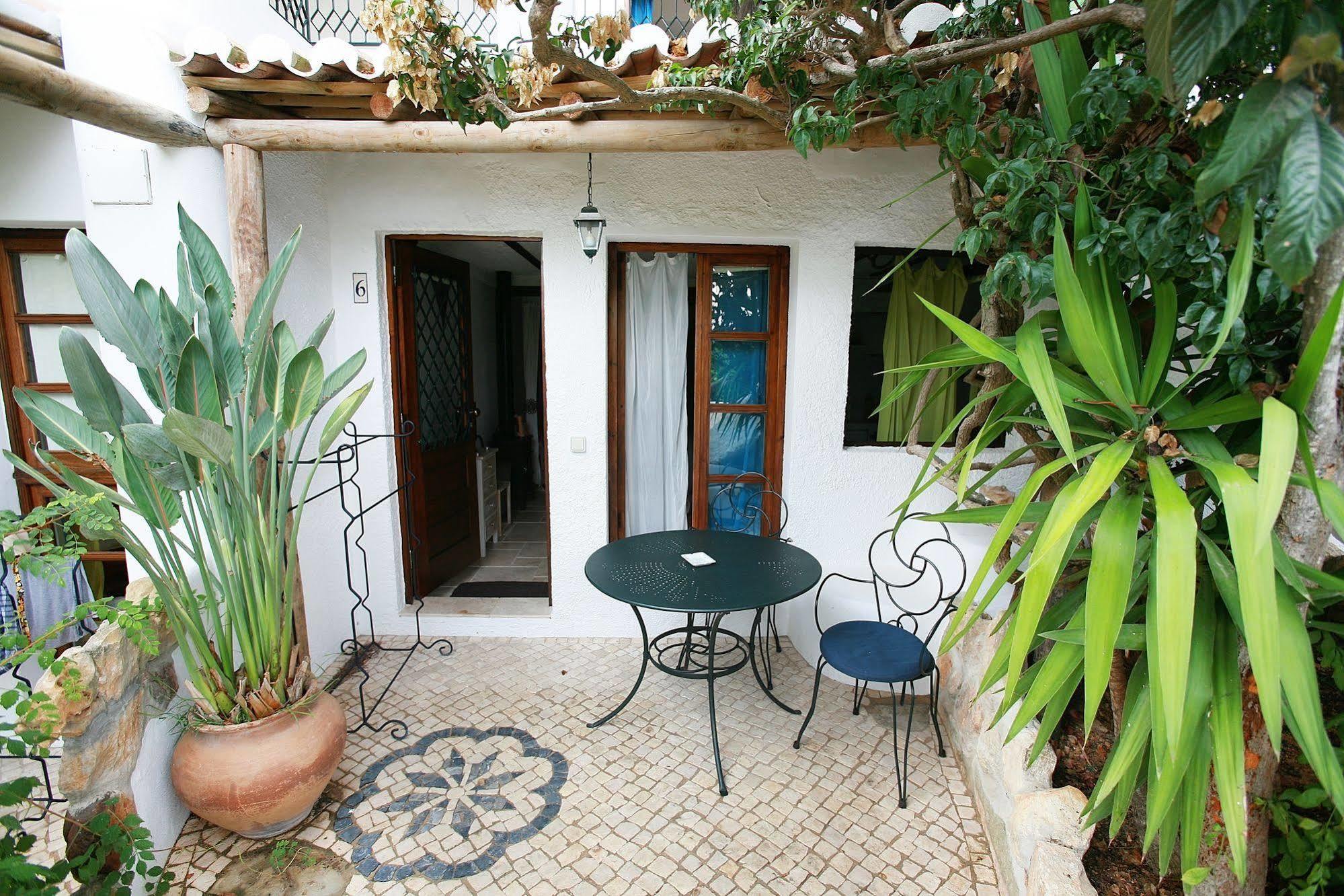 Uma Casa A Beira Sol Bed & Breakfast Lagos Exterior photo